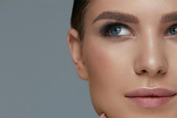 ابروی طبیعی زنانه